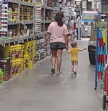 Image inside Lowes Inverness, FL location.